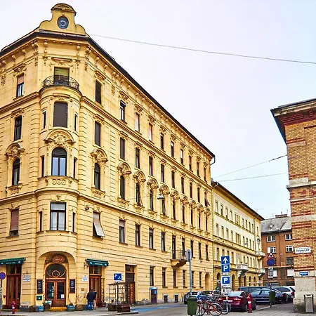 Rakoczi Apartment Budapest